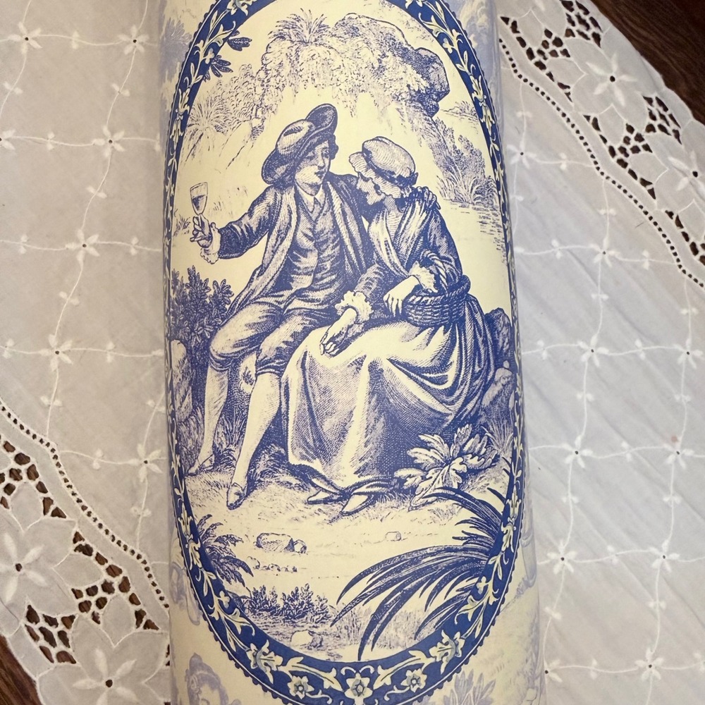 Punch Studio Wine Caddy Gift Box Blue New Toile Fleur-de-lis Tassel 85303